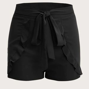 Dressy shorts with tie NWOT